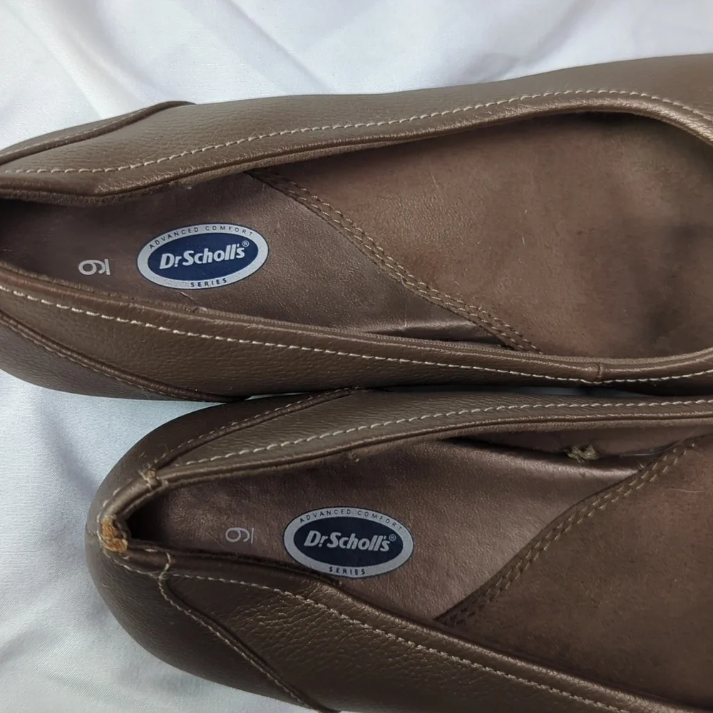 Dr Scholl's Sz 9 Gold/Copper Flats. Comfortable and stylish comfort flats - Picture 7 of 12